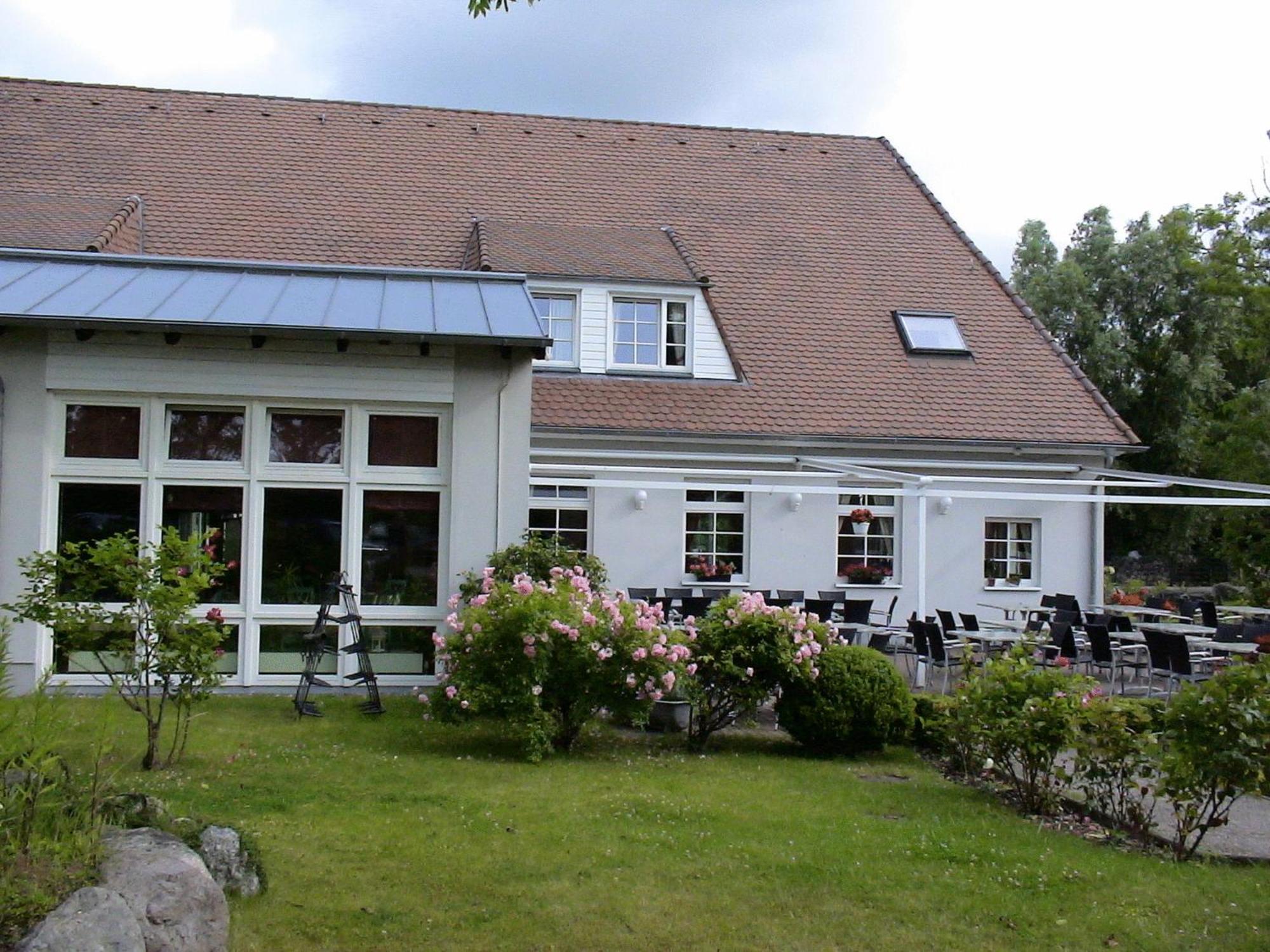 Hotel Alt Wittower Krug วีคเอาฟ์รือเกน ภายนอก รูปภาพ
