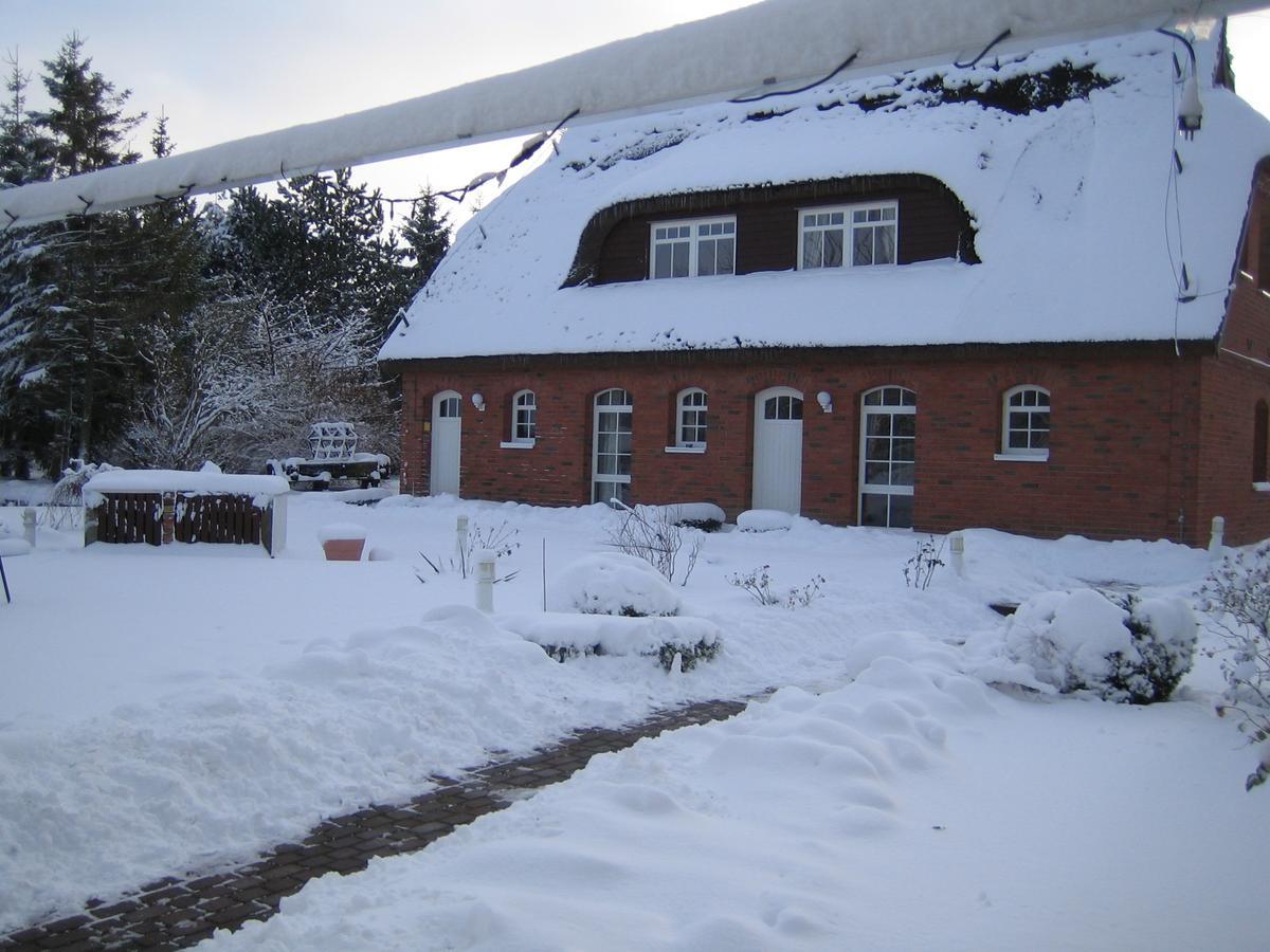 Hotel Alt Wittower Krug วีคเอาฟ์รือเกน ภายนอก รูปภาพ