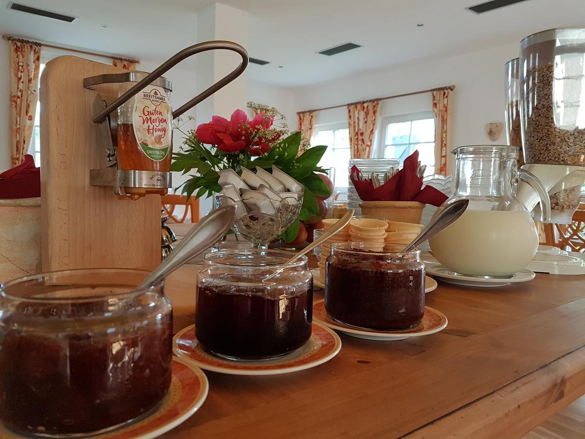 Hotel Alt Wittower Krug วีคเอาฟ์รือเกน ภายนอก รูปภาพ