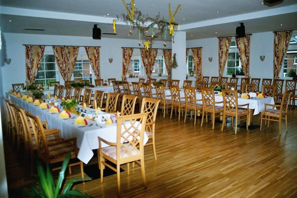 Hotel Alt Wittower Krug วีคเอาฟ์รือเกน ภายนอก รูปภาพ